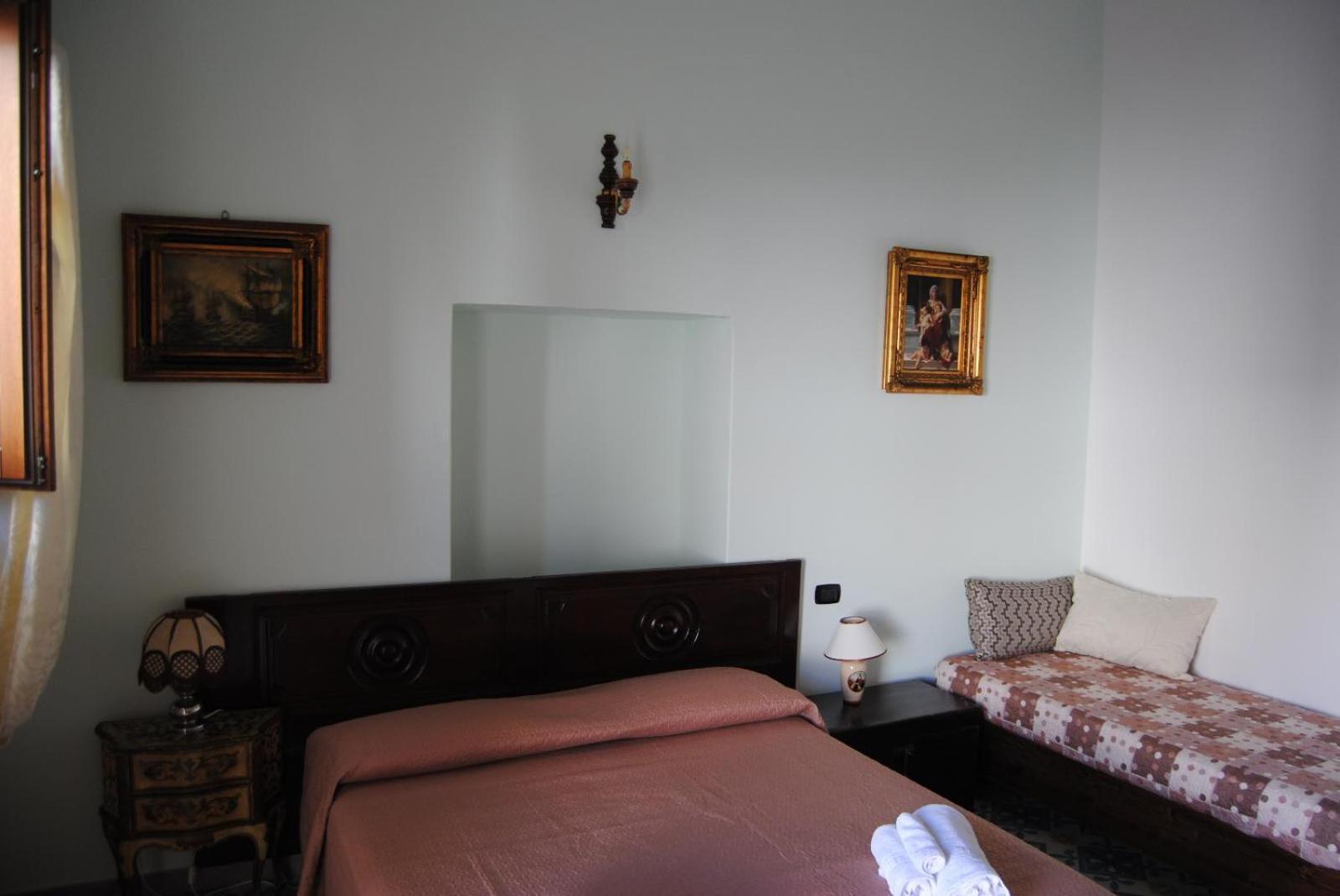 B & B Palazzo Maestro & Corte Maestro Rooms 갈리폴리 객실 사진