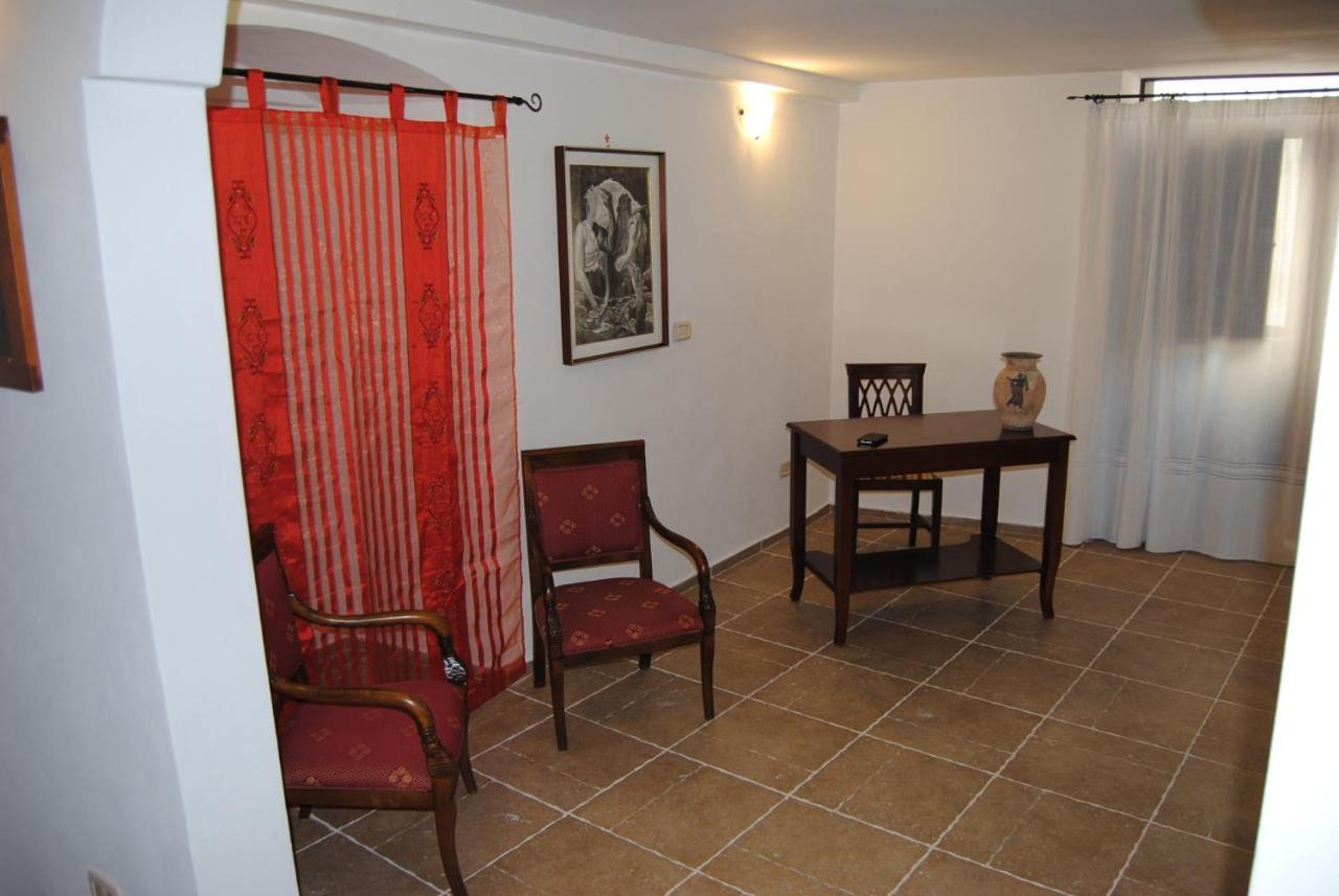 B & B Palazzo Maestro & Corte Maestro Rooms 갈리폴리 객실 사진