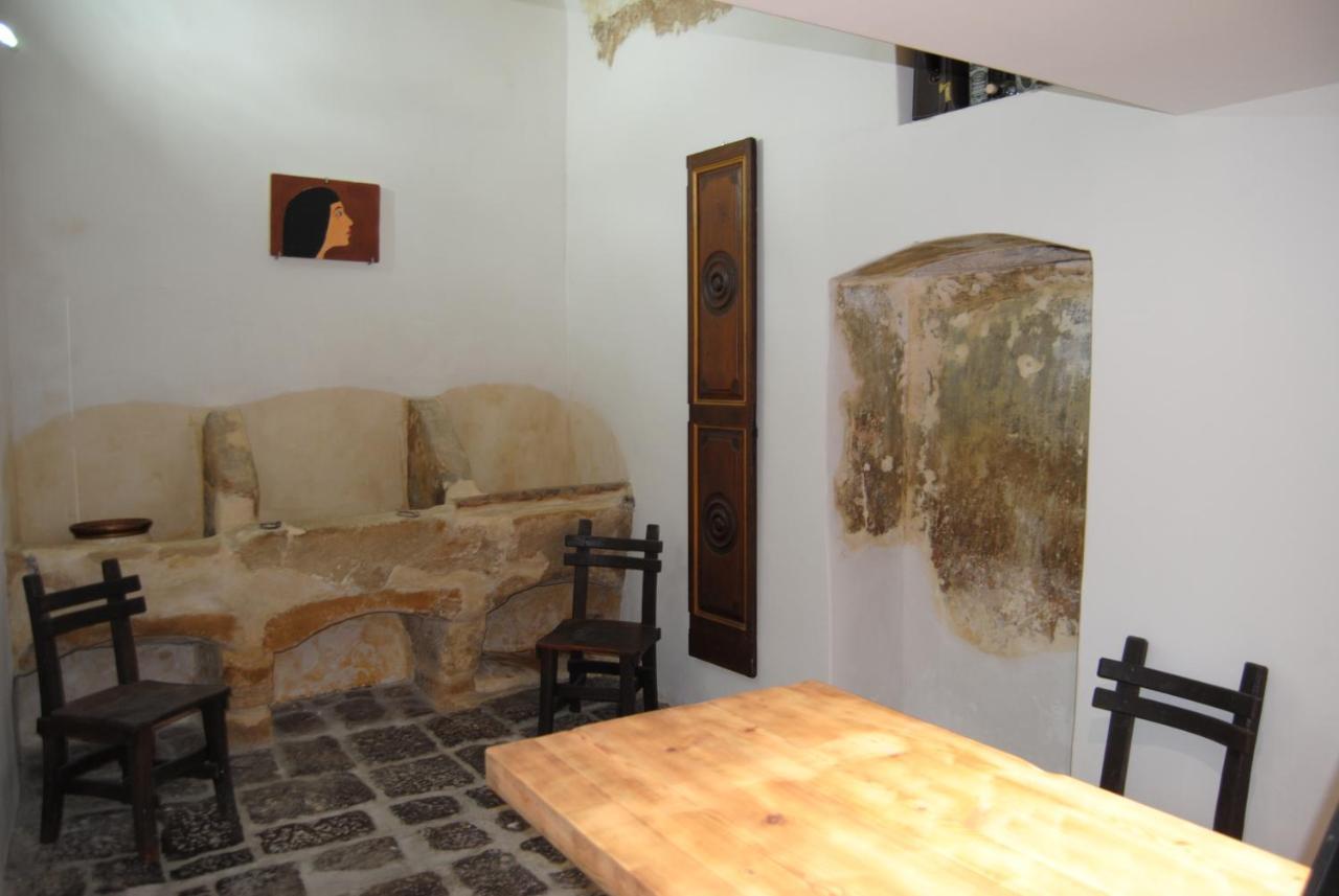 B & B Palazzo Maestro & Corte Maestro Rooms 갈리폴리 외부 사진
